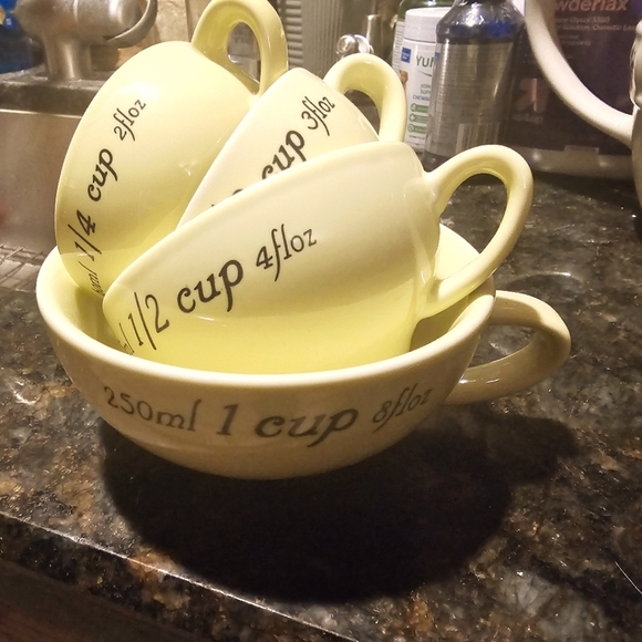 Yellow Measuring Cup Set - Picture 3 of 4